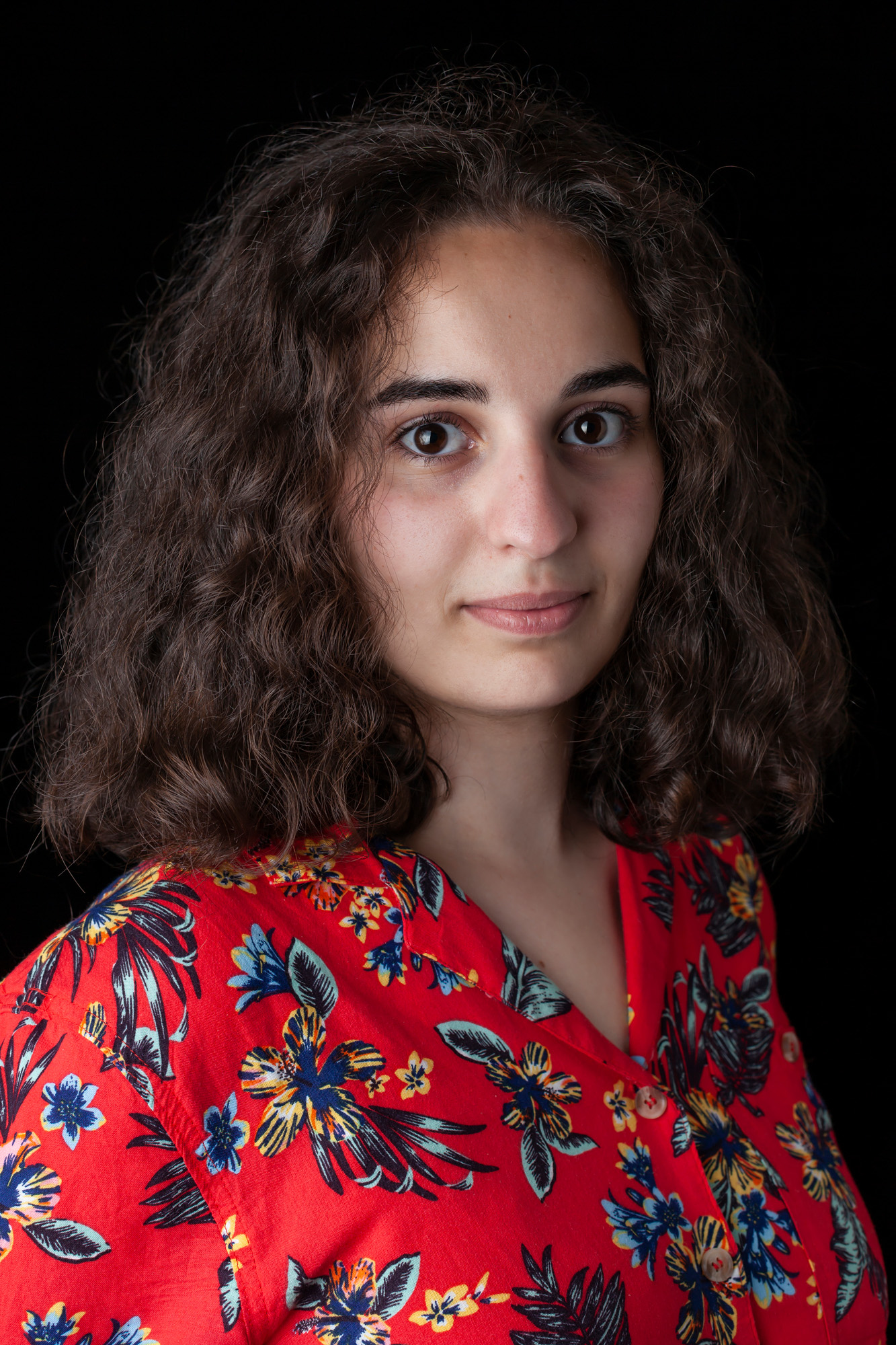 Headshot of Arielle Vlahiotis